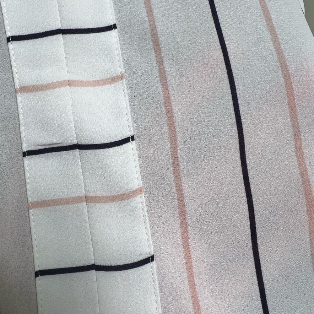 Express Blouse - Picture 11 of 11